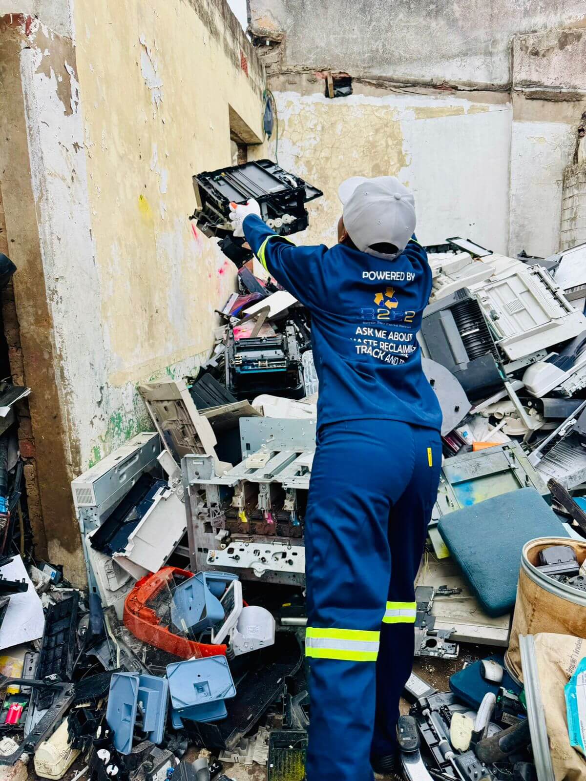 R2E2 SMME Development Initiative at Mdlume Recycling Management article image